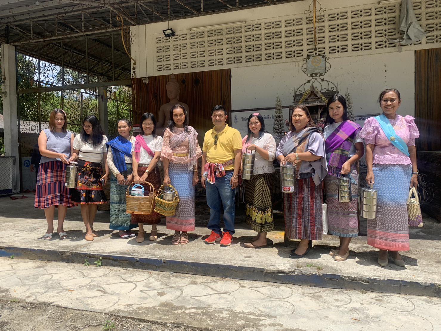 "โครงการหิ้วชั้น พาดผ้า พาปิ่นโต เฮโลไปวัด"ณ วัดเหรียงท่าไทร